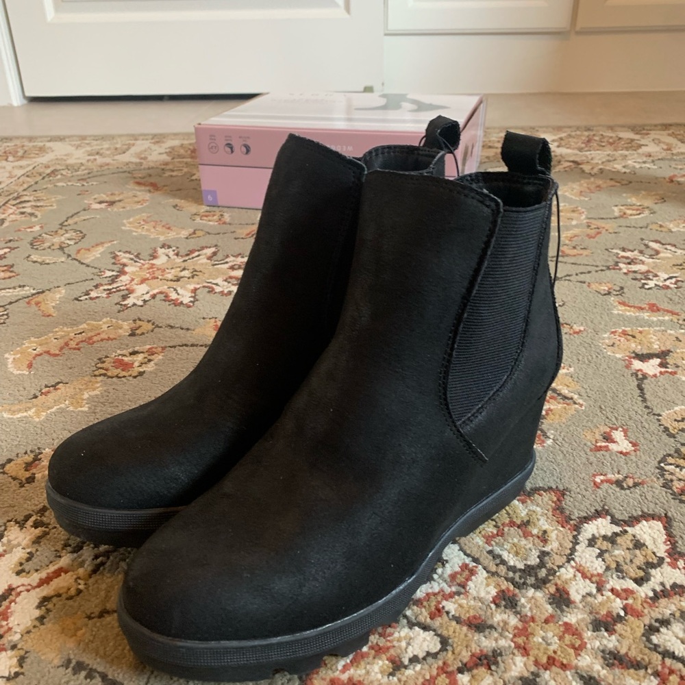 Ladies’ Black Wedge Booties
